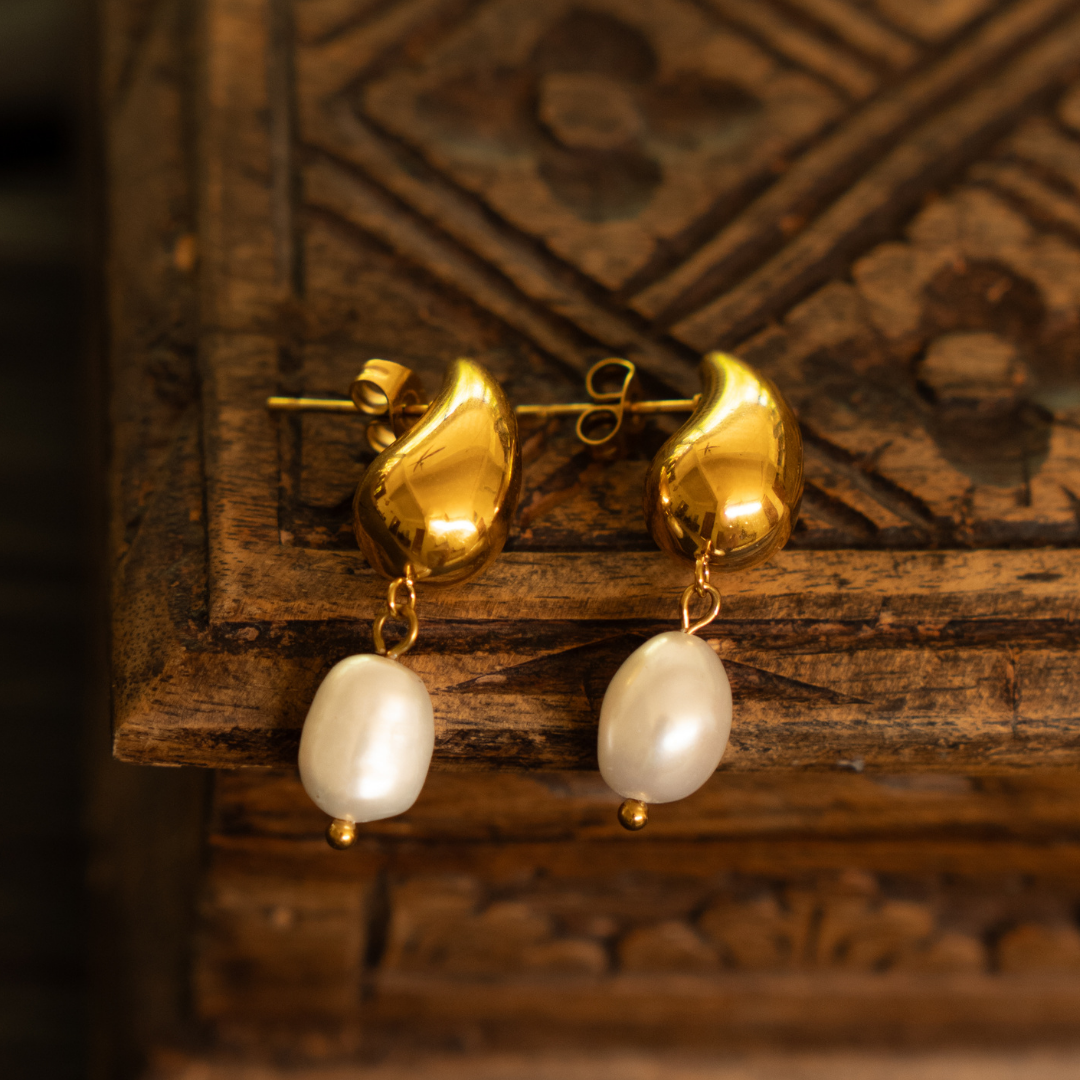 Dangle Gold and Pearl