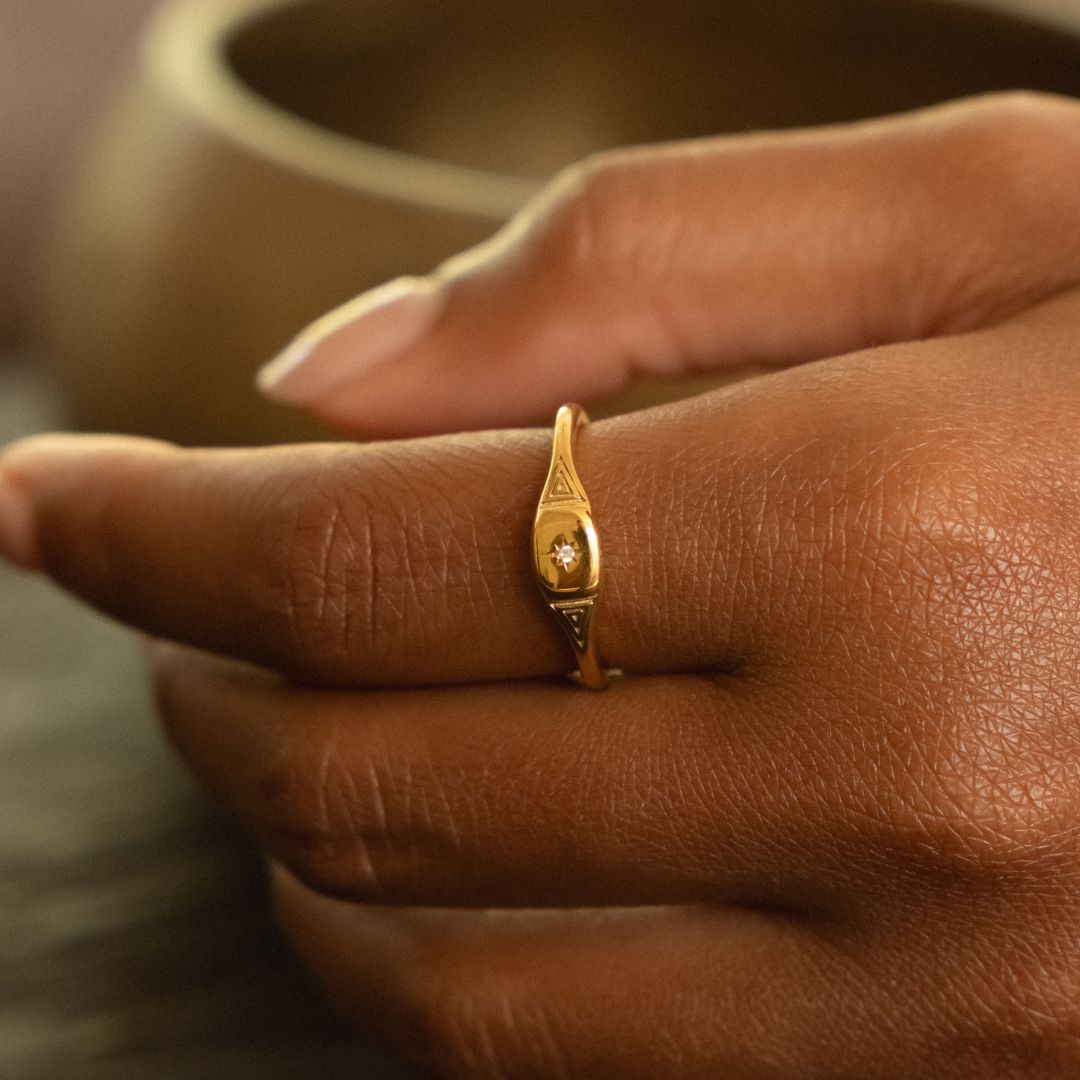 Gold Arrow Signet