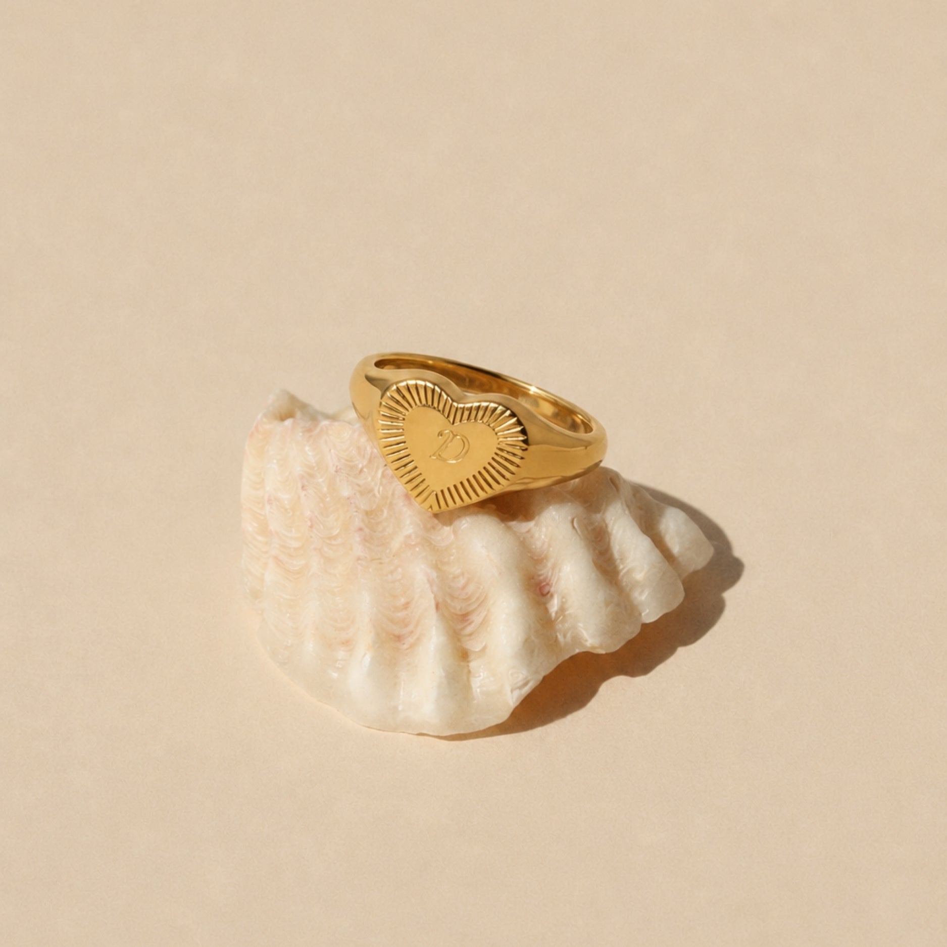 Initial Hearty Ring