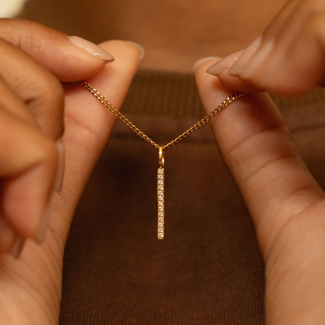 Dainty Bar Sparkle