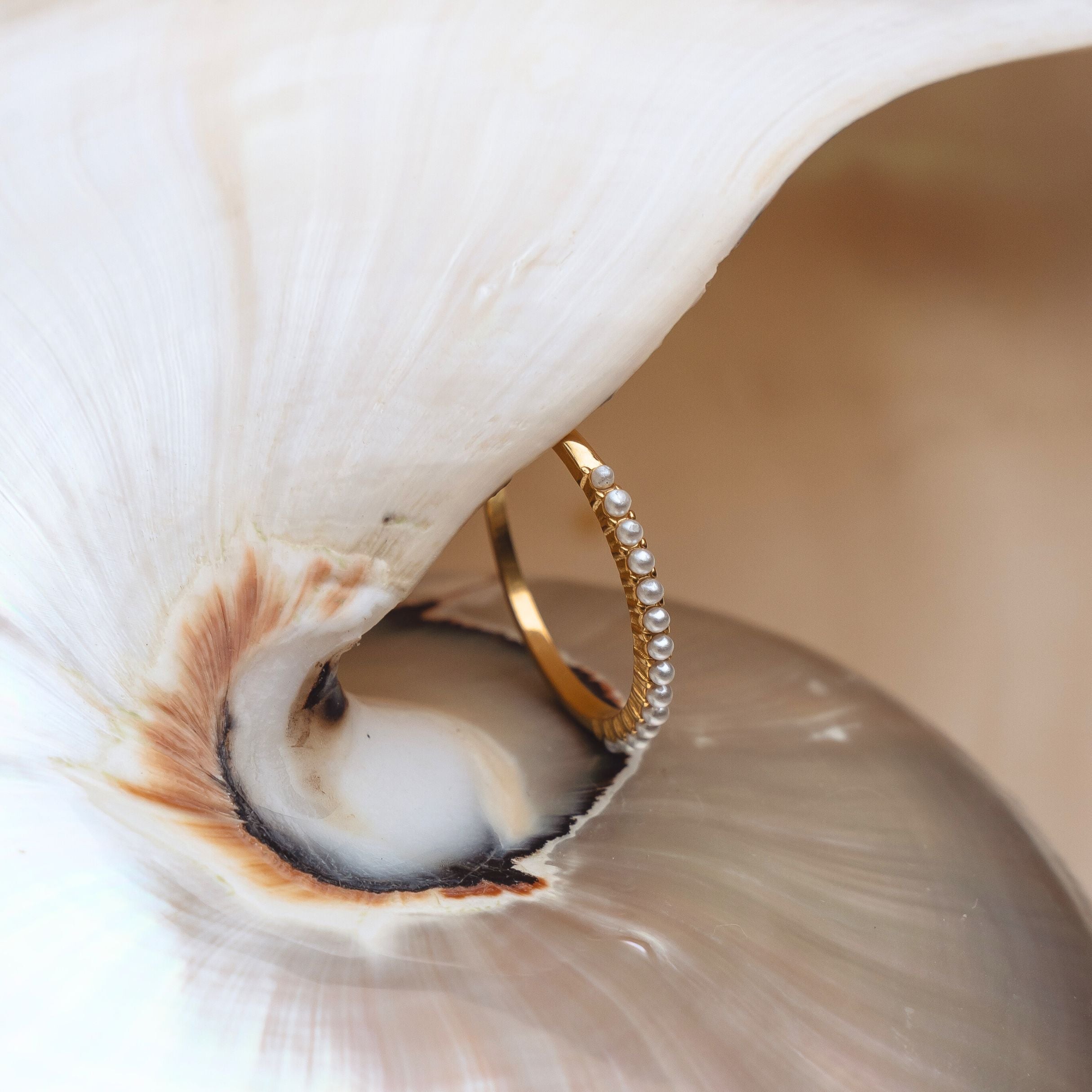 Dainty Pearls Ring