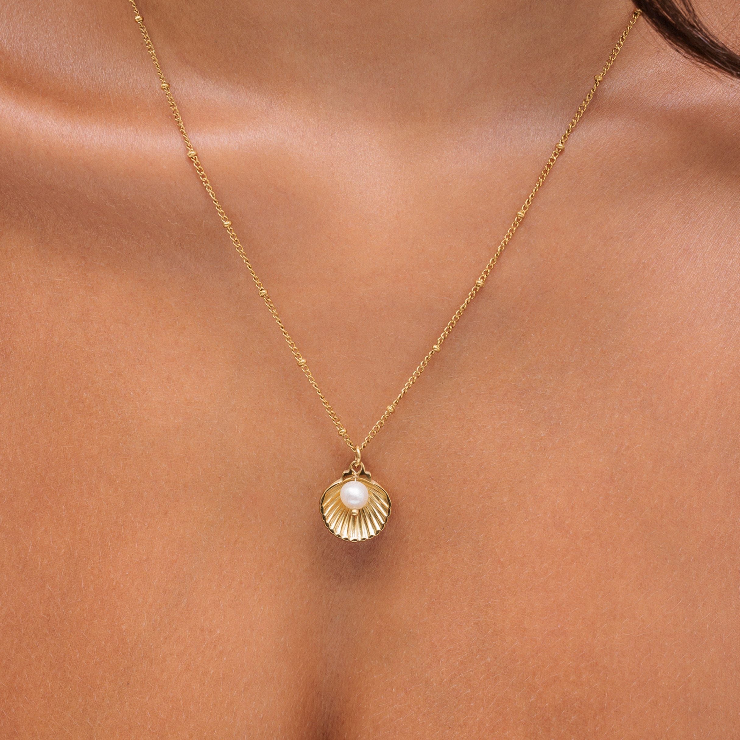 Gold Shell Necklace Pearl